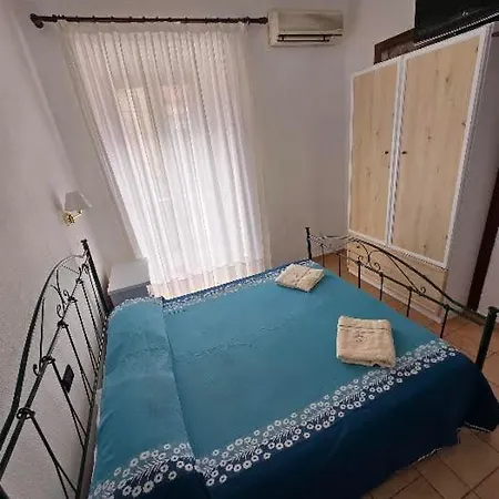Hotel &